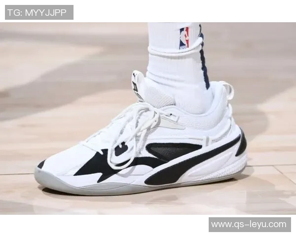 不打球也能秀鞋PJ塔克晒布克限量球鞋引发热议